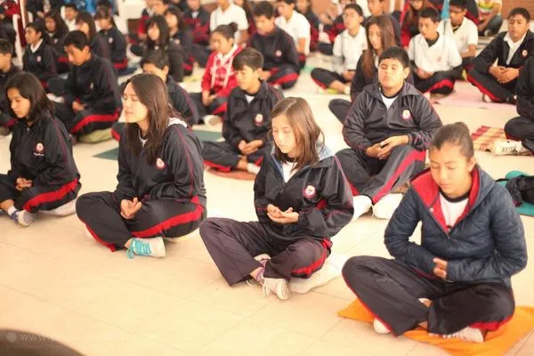 Students at Simón Bolívar School