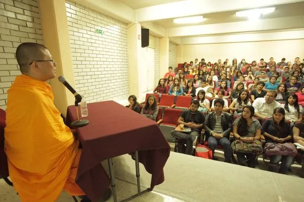 Teaching a full hall of psychology students at UANL